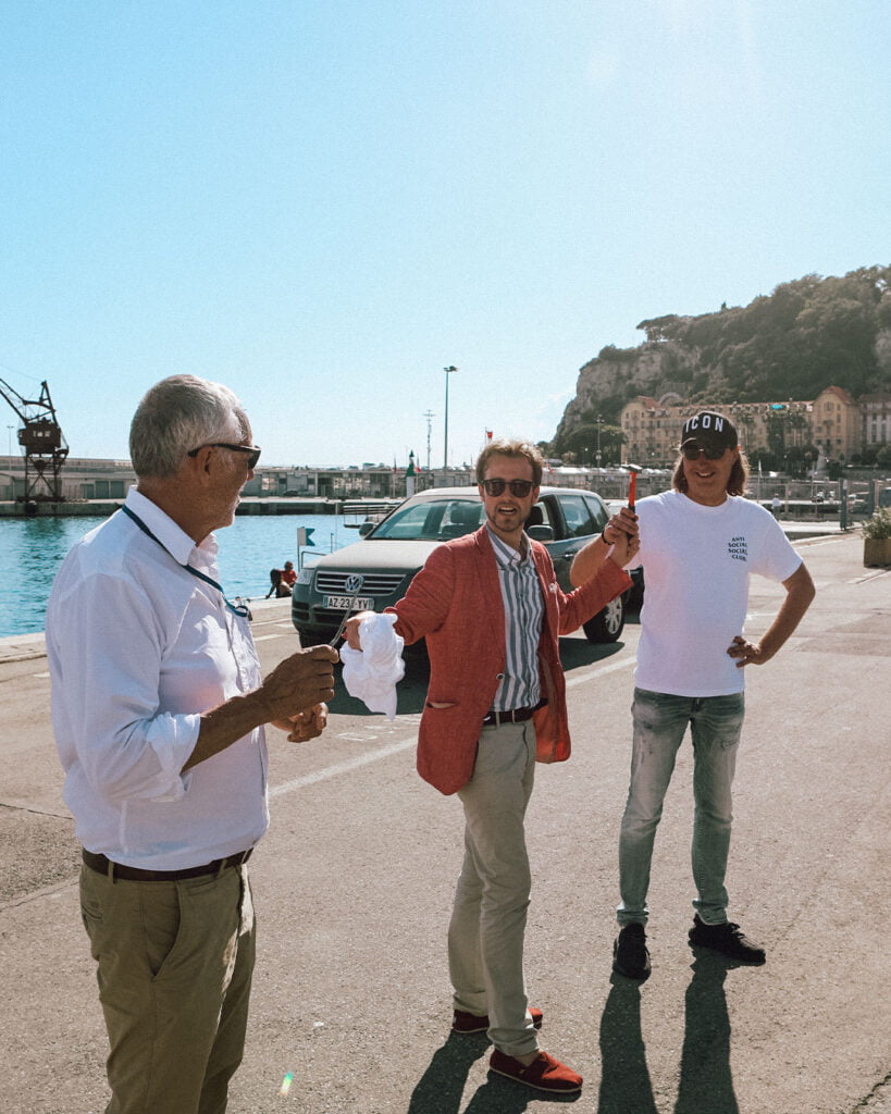 superyachts-gallery-tall-04 Nice superyachts show. Magic show performance on the dockside by Chris Dodd Magic. Yacht entertainment for yacht charters.