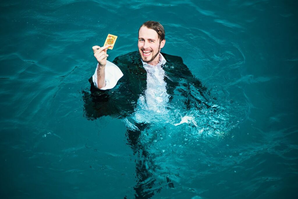 645d0cef8812211c2649fd4d_MagicShow7-min-p-1080